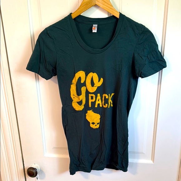 Wiskullsin // The Lady Go Green and Gold 'Go Pack' Skull Packers T-Shirt - Picture 1 of 2